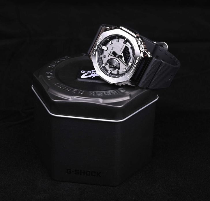 Годинник чоловічий Casio G-Shock GM-2100-1A новий оригінал