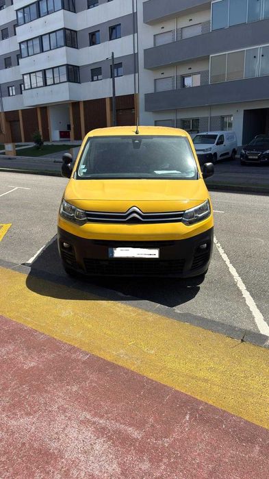 Citroen Berlingo XL de 2019 com 3 lugares