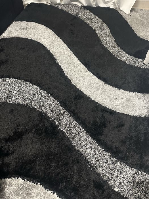 Tapete preto e cinzento para sala