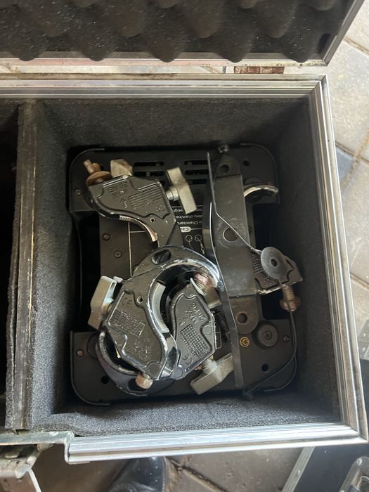 Case com 2 moving head spot led