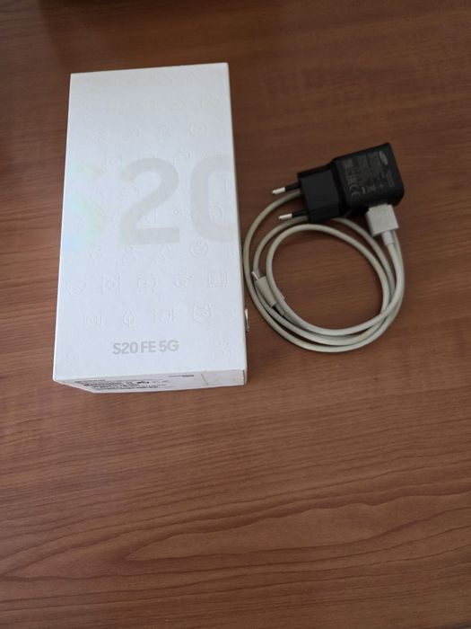 Samsung  s20  fe