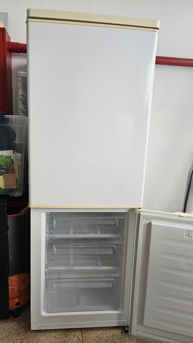 Frigorífico kunft funciona 100%