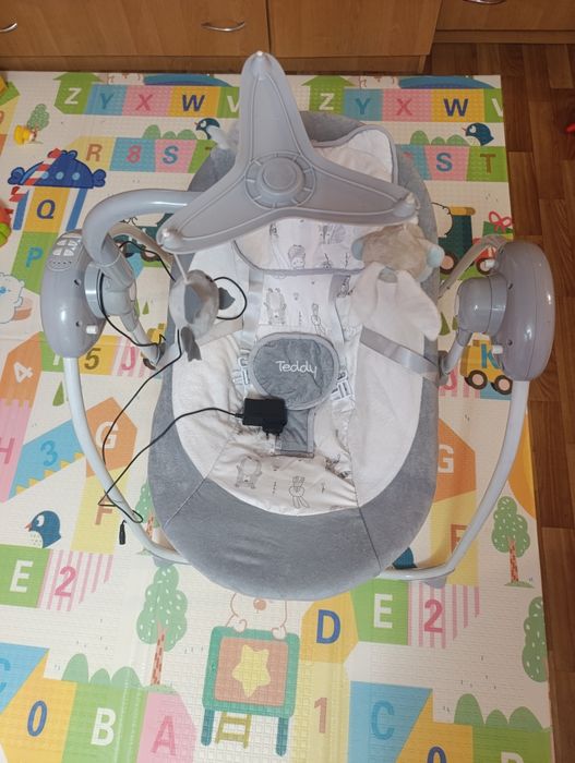 Продам дитячий електронний шезлонг-гойдалку Teddy