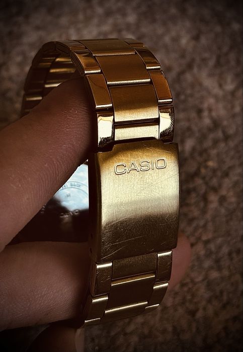 Годиннки CASIO, gold