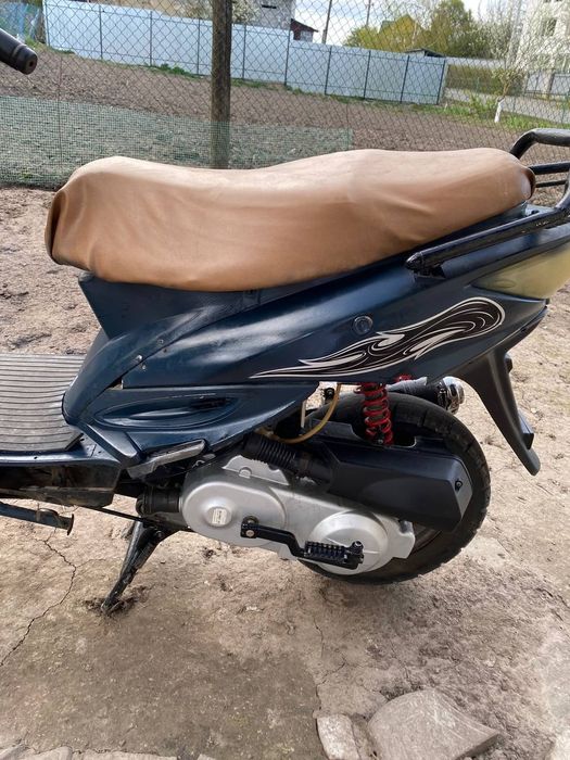Продам скутер 80 кубів