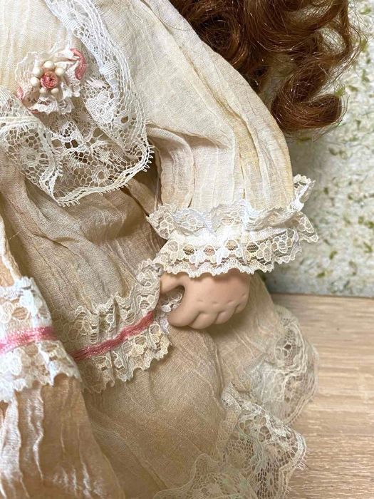 Порцелянова лялька колекційна