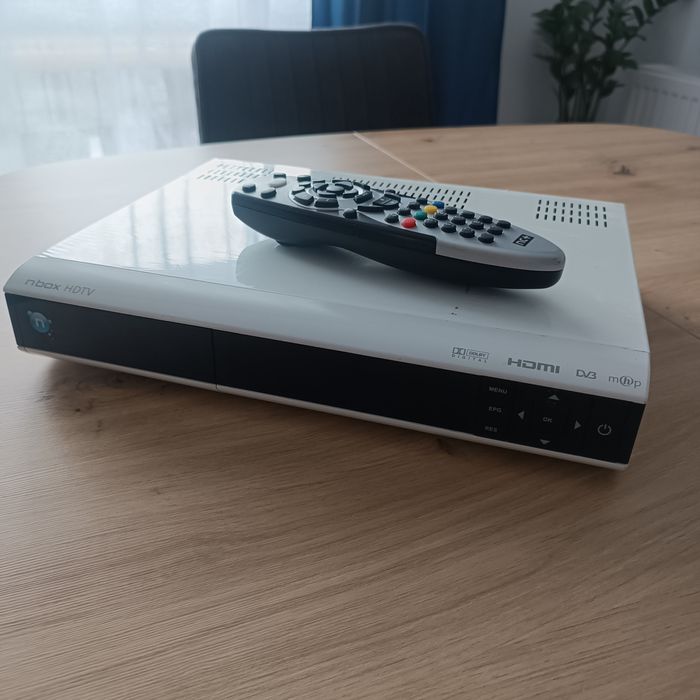 Biały NBOX 5800S BXZB na Enigmie 2 OPENPLI.