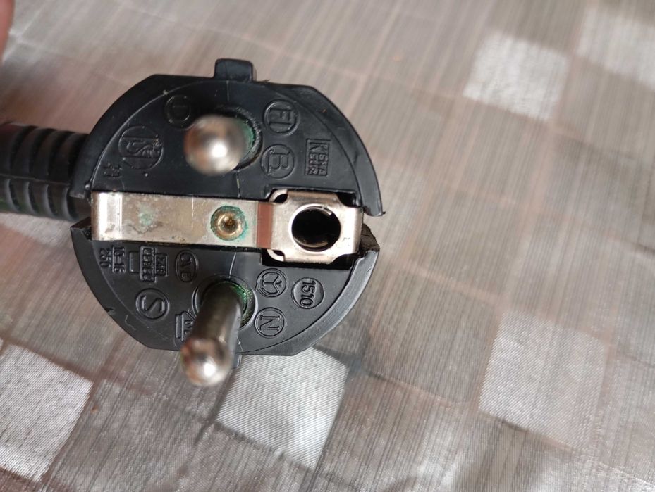 Sprzedam piekarnik elektryczny w dobrym stanie. Tel. 730.221,69.0