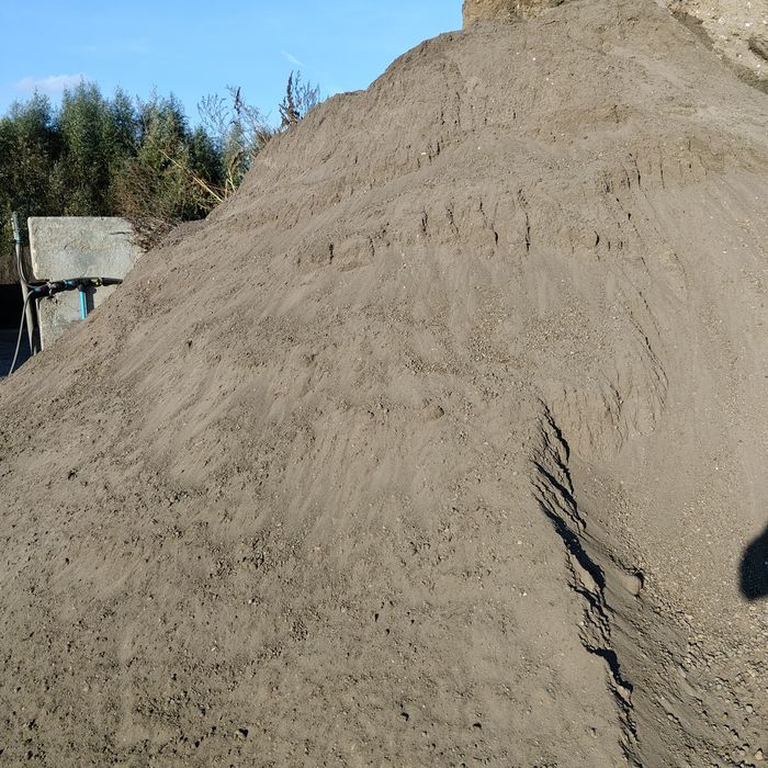 Ziemia przesiewana do ogrodu do trawnika