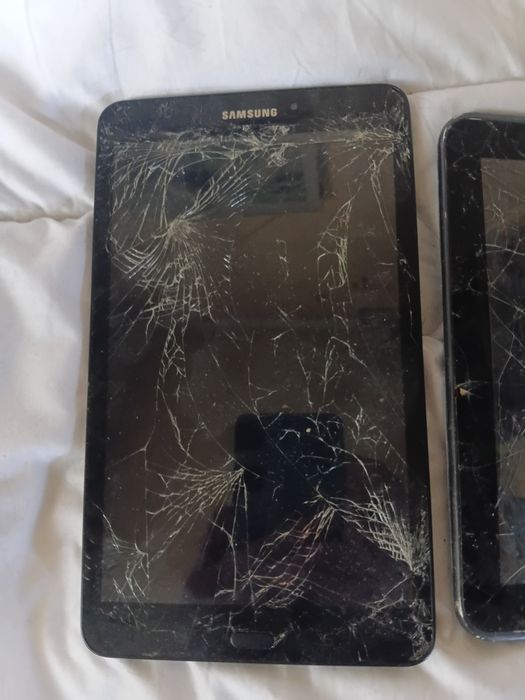Продам 3 планшета Samsung на запчасти.
