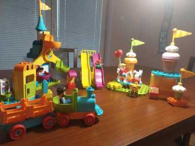 LEGO DUPLO-duże wesołe miasteczko 10840 -94elementy