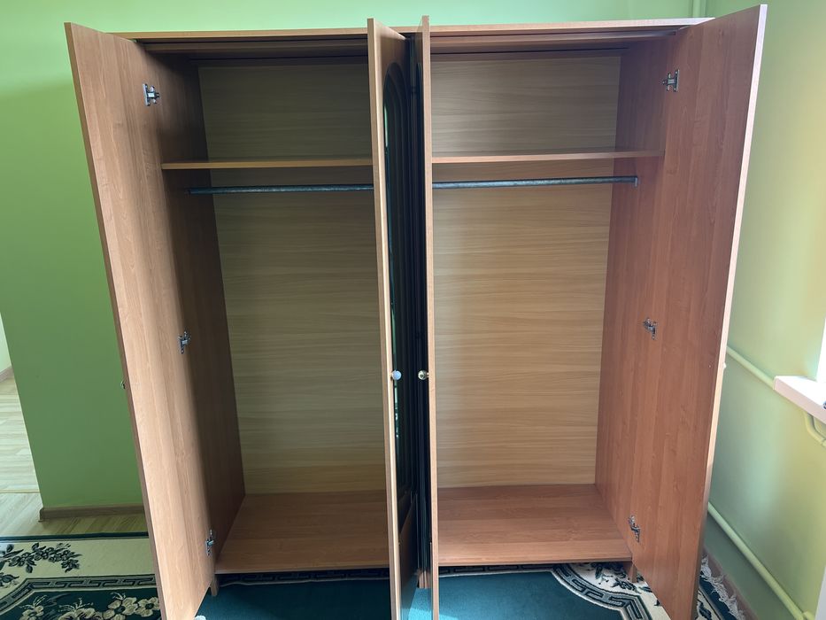 Шафа чотирьох дверна б/у