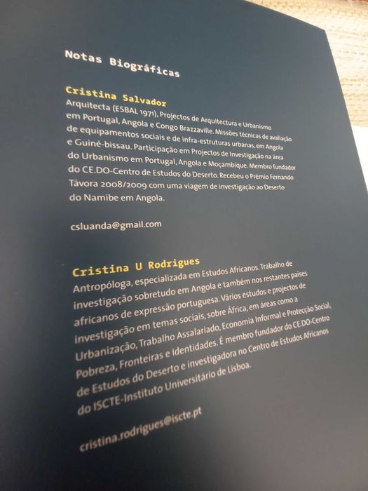 Livro álbum sobre uma viagem a Angola