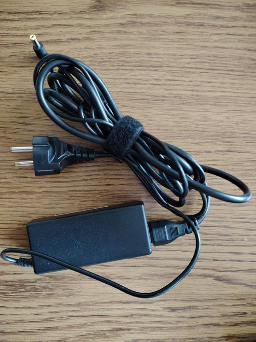 Ładowarka i bateria do laptopa Acer lub innych o podobnych parametrach