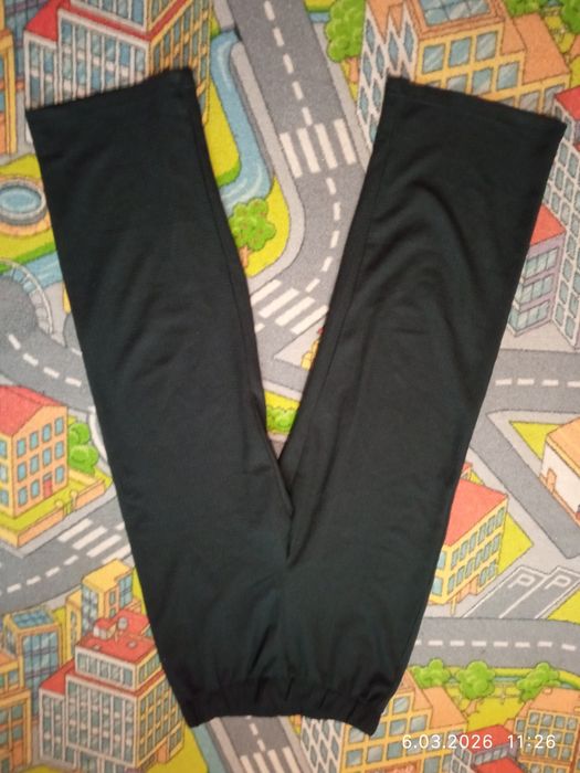 Spodnie z szeroką nogawką 152