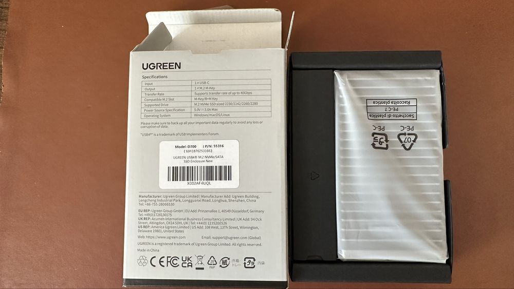 UGREEN Caixa SSD M.2 NVMe USB4 / Thunderbolt 40Gbps