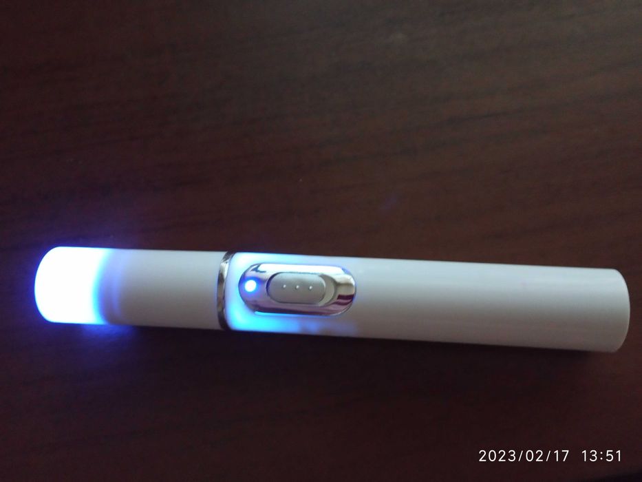 Портативный прибор синего света для устранения разных проблем кожи