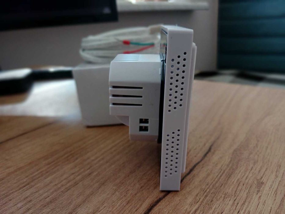 Програмований терморегулятор для теплої підлоги