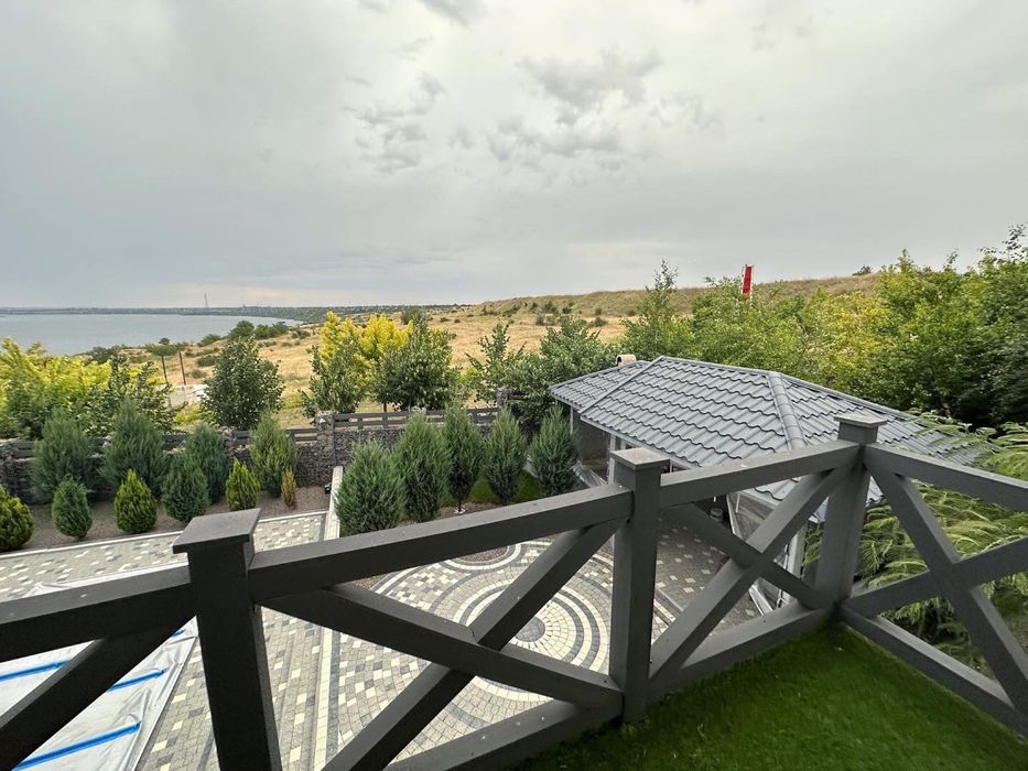 Автономный дом с бассейном