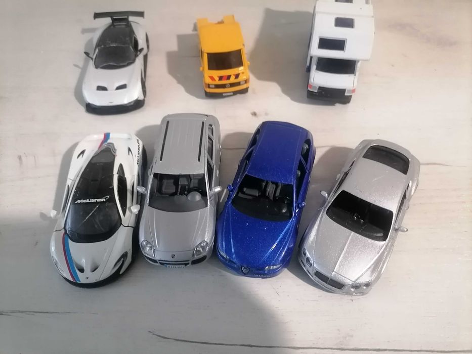 Машинки по 90 грн