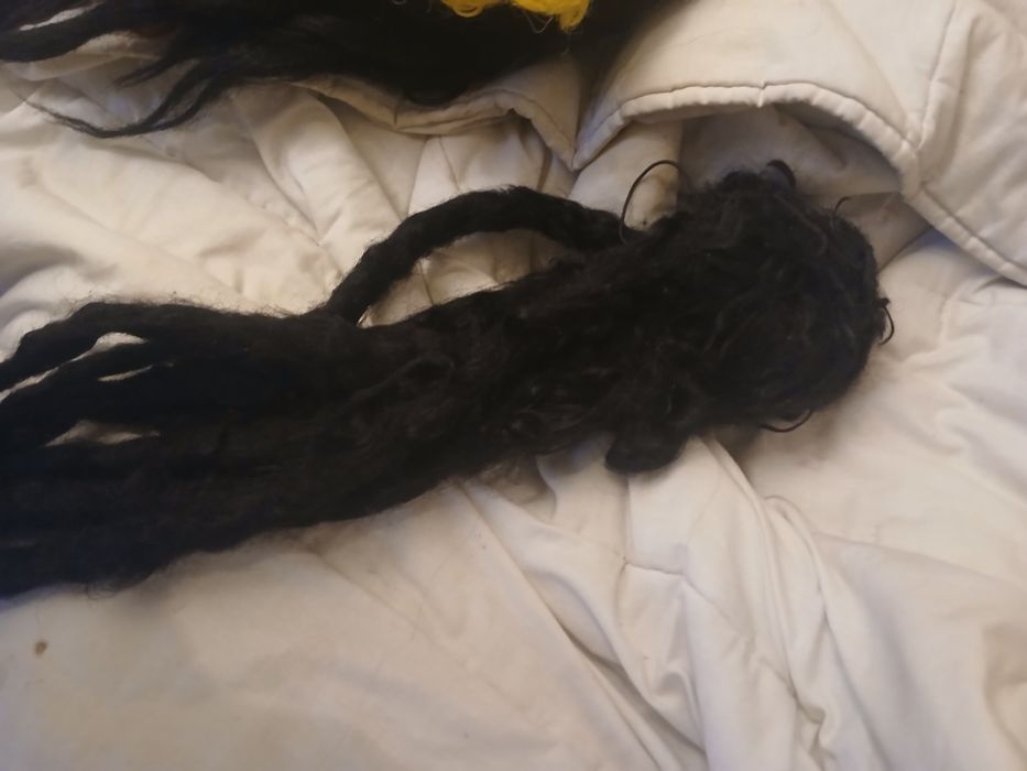 Perucas em muito bom estado