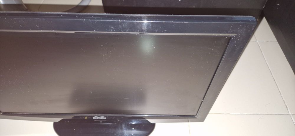 Televisão usada , a funcionar na perfeição