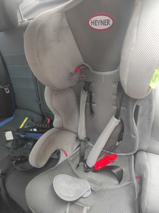Дитяче  автомобільне крісло  HEYNER