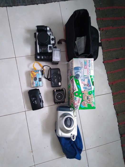 Máquinas fotográficas antigas (de rolo)