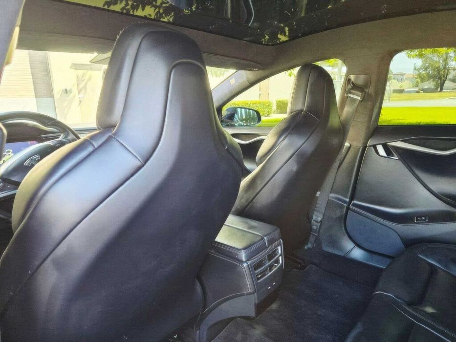 Tesla Model S 75D      2018