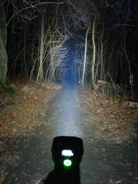 Super mocna LED lampa rowerowa przednia z klaksonem.