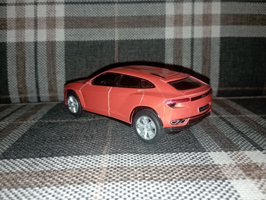 Продам модель Lamborghini Urus Kinsmart 1:38