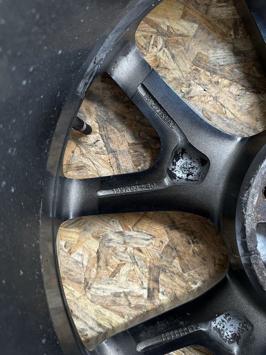 Диски5/127 R19 ET40  цо(діа)71.6 титани диски