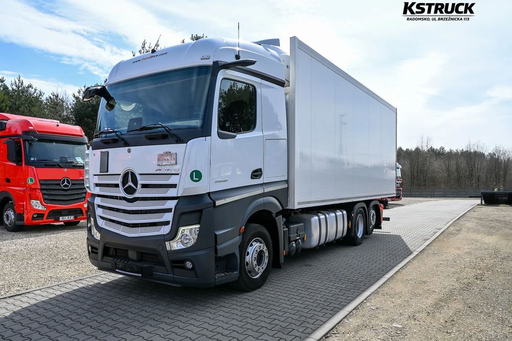 Mercedes-Benz Actros Chłodnia  2548 Multitemp. T1200R 18 palet 2,65m wys po serwisie XII 2021