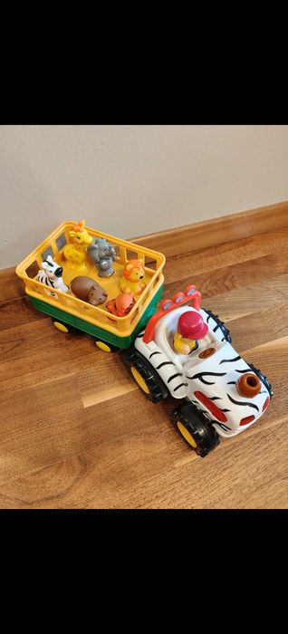 Dumel safari traktor