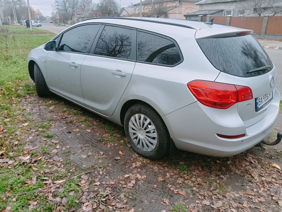 Опель Астра j.2011рік