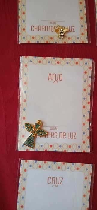 Medalhas Charmes de Luz, embaladas