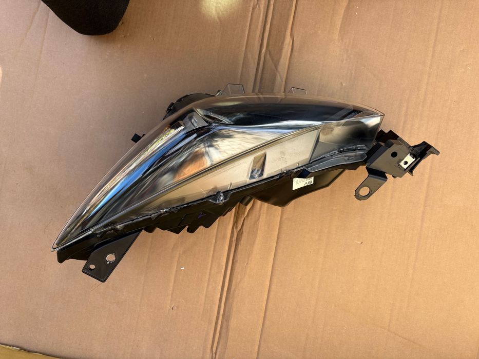 B63C-51040 Mazda 3 2016-2018, фара ліва LED без AFS