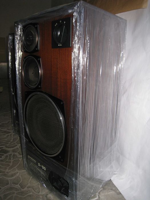 Акустика Radiotehnika S90 + усилитель «ОДИССЕЙ – У - 010» идеал.