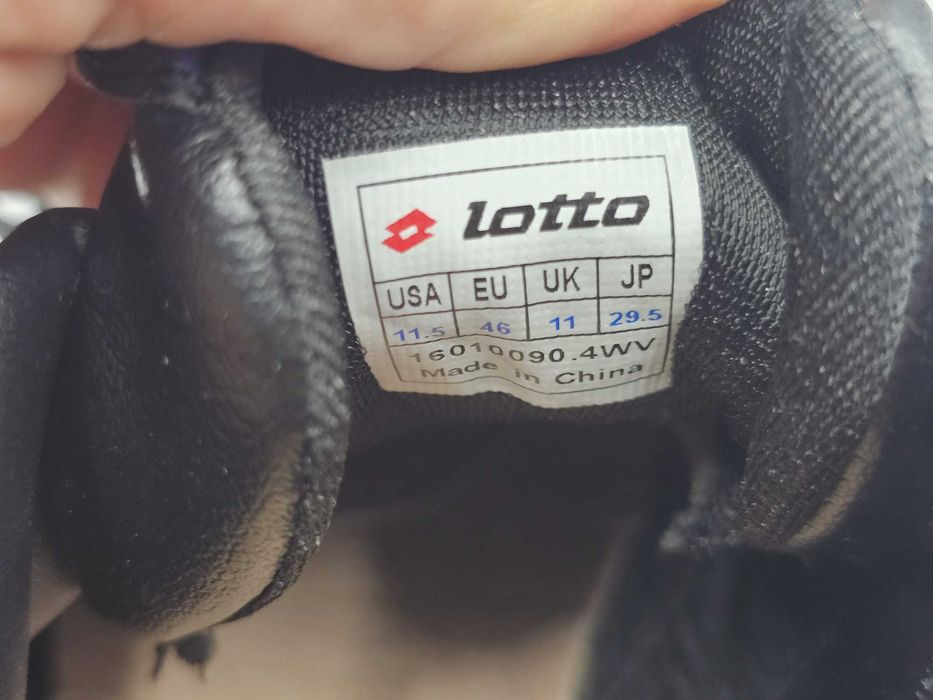 Lotto buty piłkarskie korki turfy r. 46
