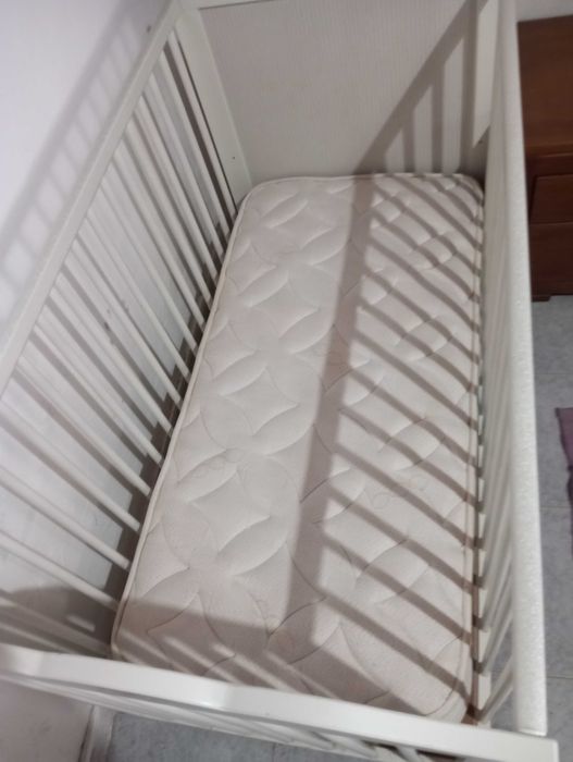 Vendo berço e colchão