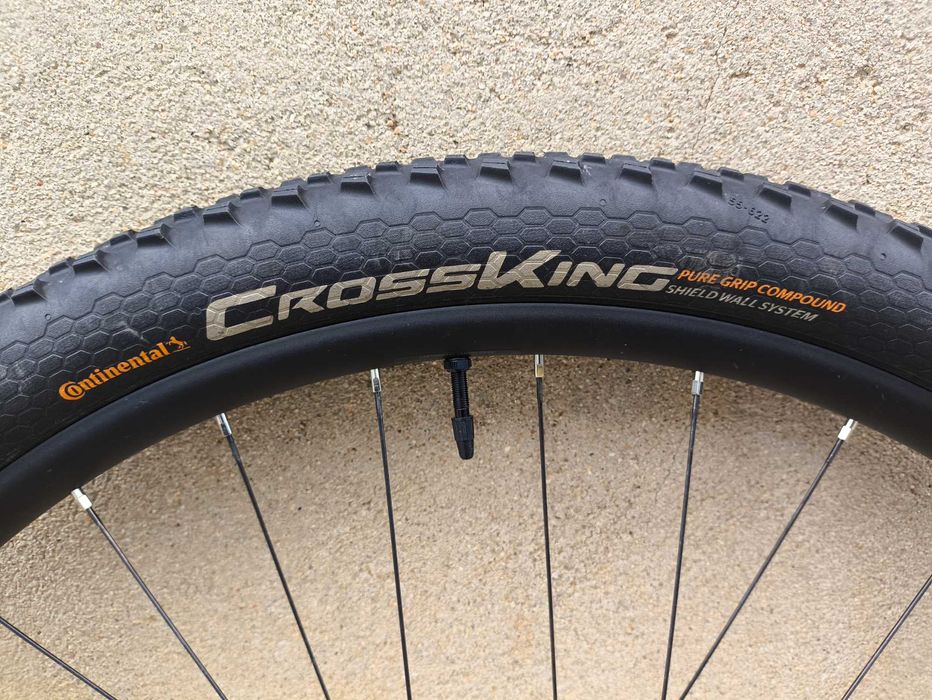 Rodas DTSwiss 350 + aros No Tubes Crest