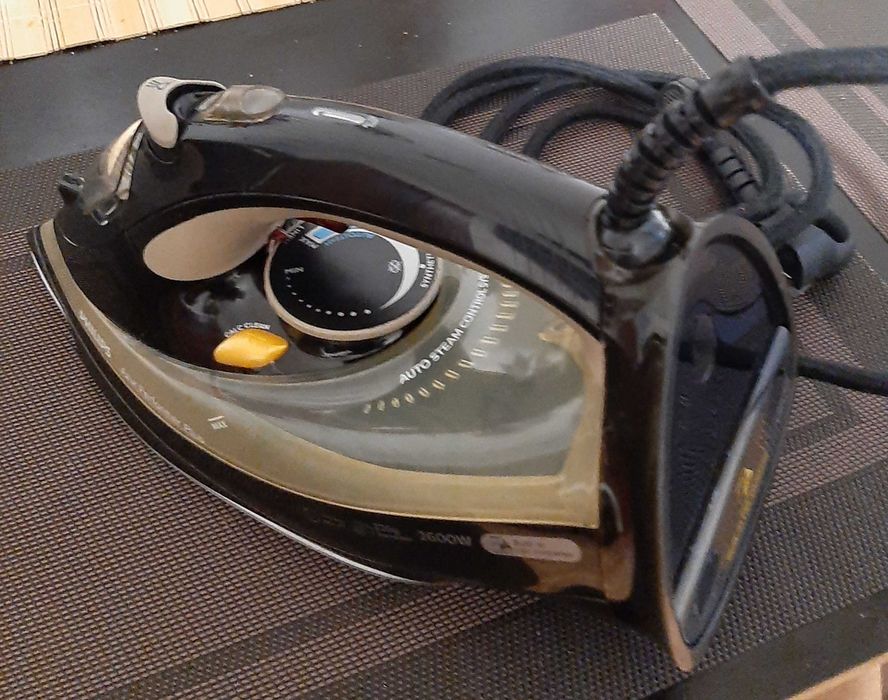 Праска Philips GC 4527