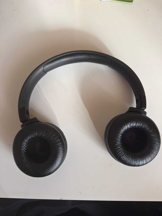 Auscultadores Bluetooth JBL TUNE 520BT