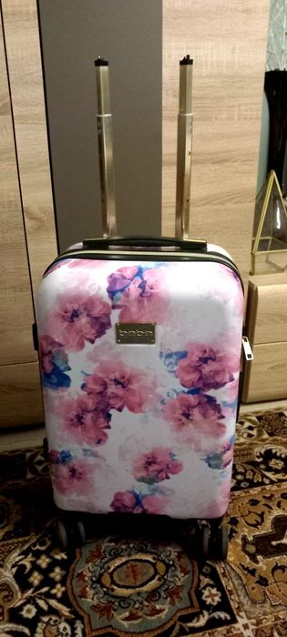 Walizka 50x33x21 na kółkach