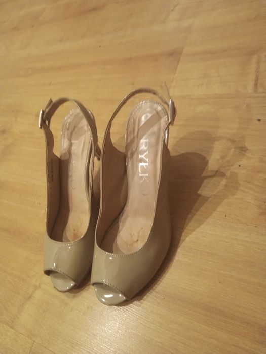 Buty damskie na obcasie Rylko r.37