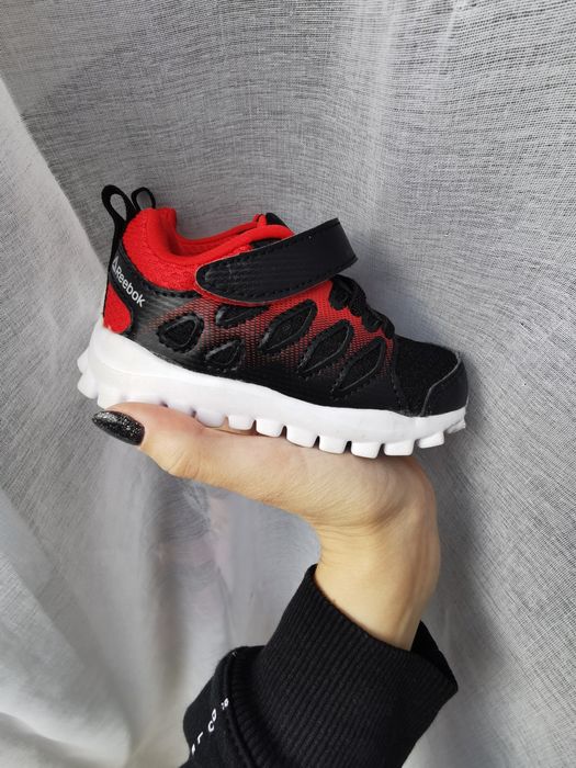 Buty Reebok czarno-czerwone