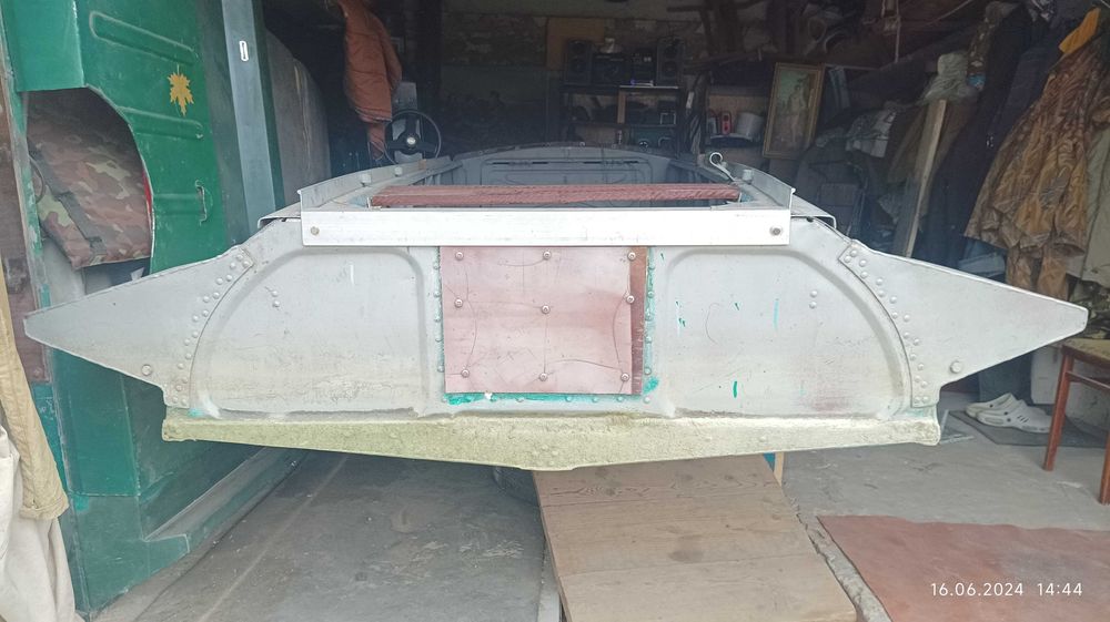 Лодка "Южанка" с мотором  "Mercury" 15М