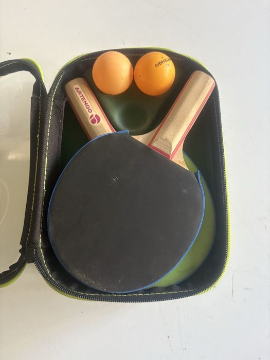 Raquetes ping pong com rede e duas bolas