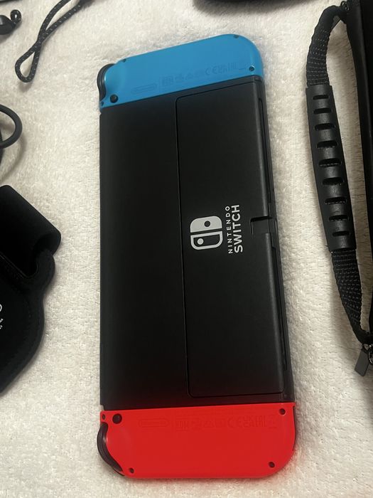 Nintendo Switch Oled Zestaw + Etui + 6 Gier
