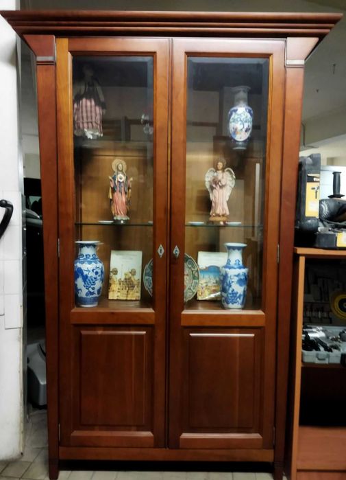 Estantes/Vitrines/comodas/Credencias Antigas